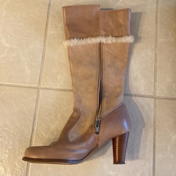 Ugg Heel Boots Leather Suede & Sheepskin NWOT - Picture 7 of 16